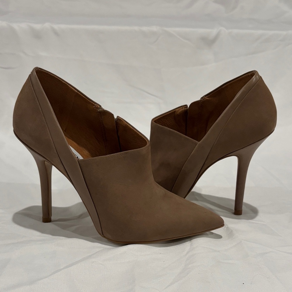 Steve Madden “Alessa” High Heeled Shootie